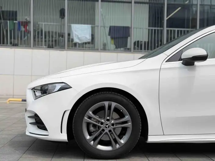 Mercedes-Benz A-class 2020 Model Facelift A 180 L Sports sedan – фото 10