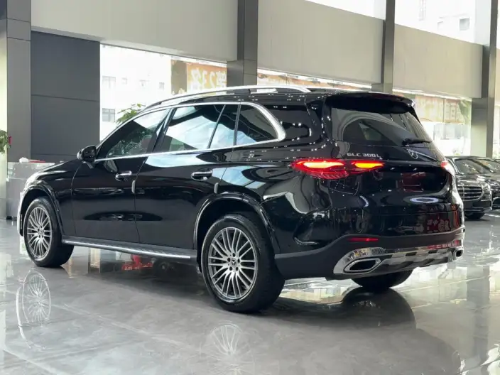 Mercedes-Benz GLC 2024 Model Facelift GLC 300 L 4MATIC Dynamic Model 5 seat – фото 3