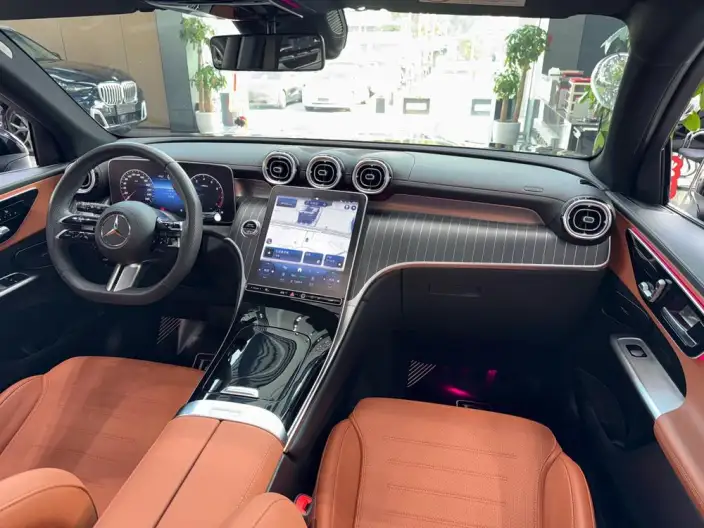 Mercedes-Benz GLC 2024 Model Facelift GLC 300 L 4MATIC Dynamic Model 5 seat – фото 6