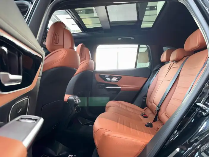 Mercedes-Benz GLC 2024 Model Facelift GLC 300 L 4MATIC Dynamic Model 5 seat – фото 9