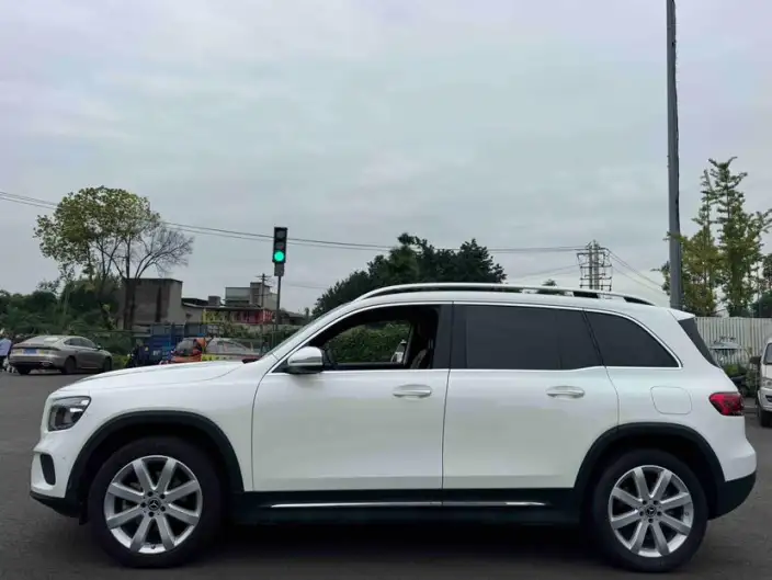 Mercedes-Benz GLB 2020 Model GLB 200 Fashion Model – фото 3