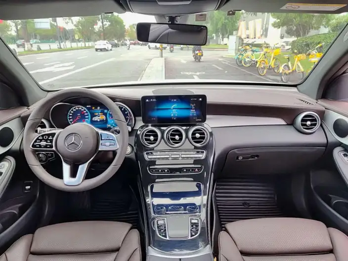Mercedes-Benz GLC 2021 Model GLC 260 L 4MATIC Dynamic Model – фото 6