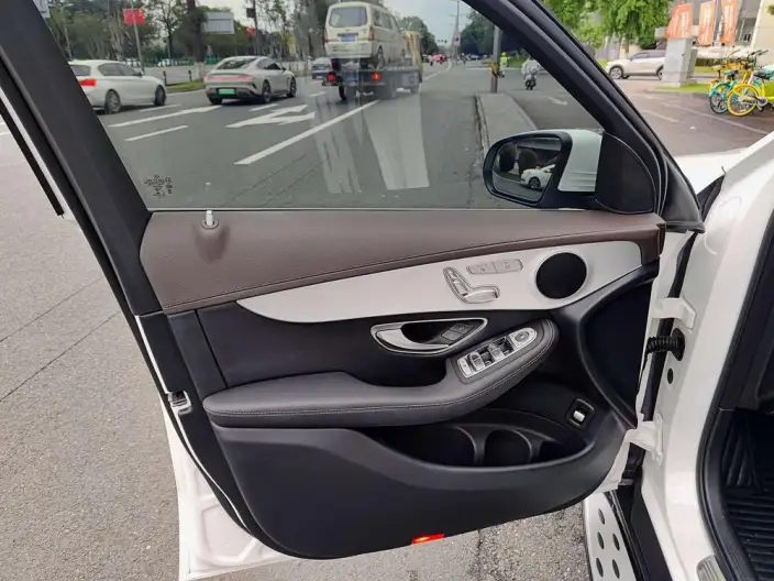 Mercedes-Benz GLC 2021 Model GLC 260 L 4MATIC Dynamic Model – фото 10