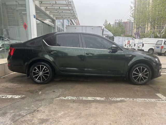 Skoda Octavia 2016 модификация 1.6L Manual Zhixing Edition – фото 3