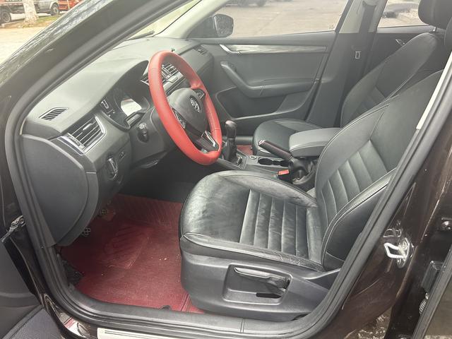 Skoda Octavia 2016 модификация 1.6L Manual Zhixing Edition – фото 4