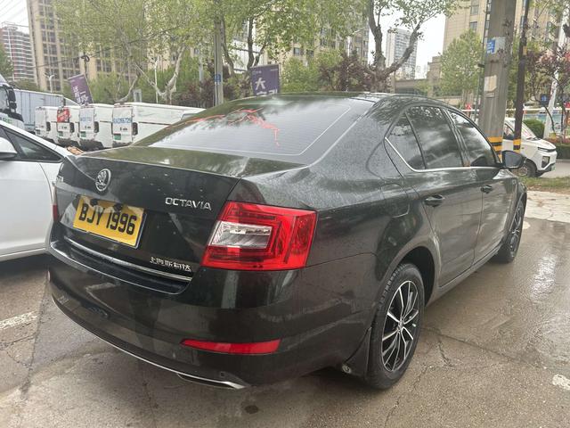 Skoda Octavia 2016 модификация 1.6L Manual Zhixing Edition – фото 10