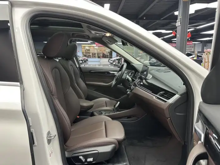 BMW X1 2022 Model sDrive25Li Leading Model – фото 8