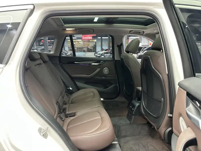 BMW X1 2022 Model sDrive25Li Leading Model – фото 9