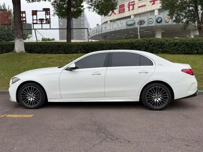 Mercedes-Benz C-Class 2023 Model C 260 L Sports Edition – фото 3
