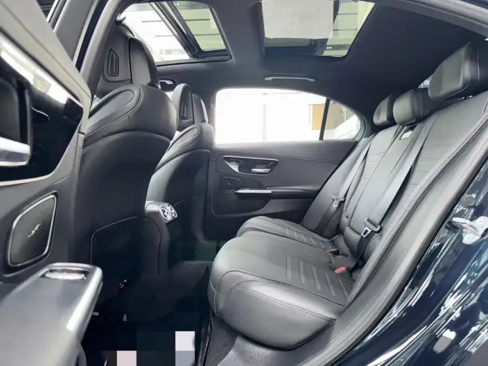 Mercedes-Benz C-Class 2023 Model Facelift C 260 L Sports Edition – фото 8