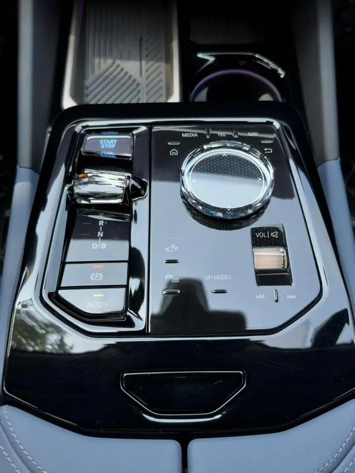 BMW i5 2024 Model eDrive35L Luxury Set – фото 8