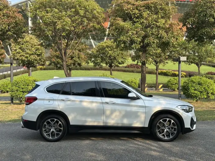 BMW X1 2022 Model sDrive25Li Leading Model – фото 7