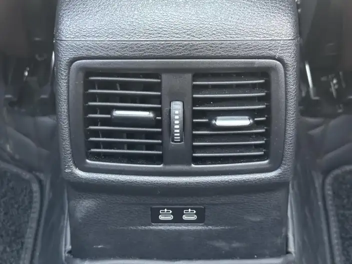 BMW X1 2022 Model sDrive25Li Leading Model – фото 9