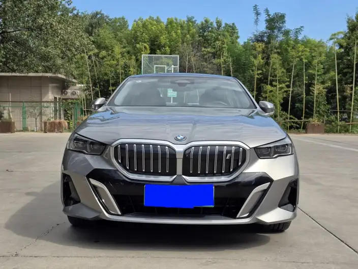 BMW i5 2024 Model eDrive35L Exclusive Model M Sports Set – фото 2
