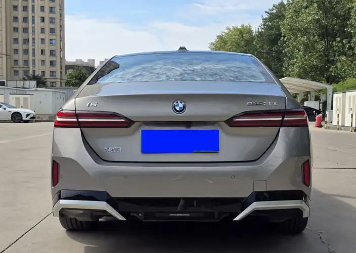 BMW i5 2024 Model eDrive35L Exclusive Model M Sports Set – фото 5