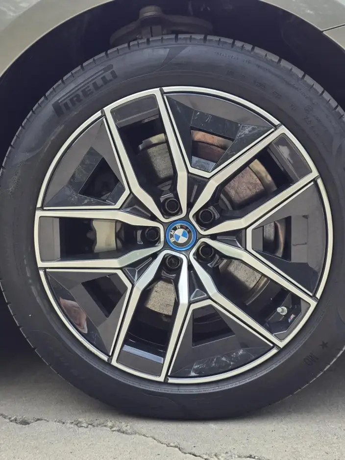 BMW i5 2024 Model eDrive35L Exclusive Model M Sports Set – фото 8
