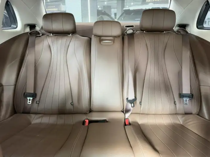 Mercedes-Benz E-Class 2022 Model E 300 L Luxury Model sedan – фото 9