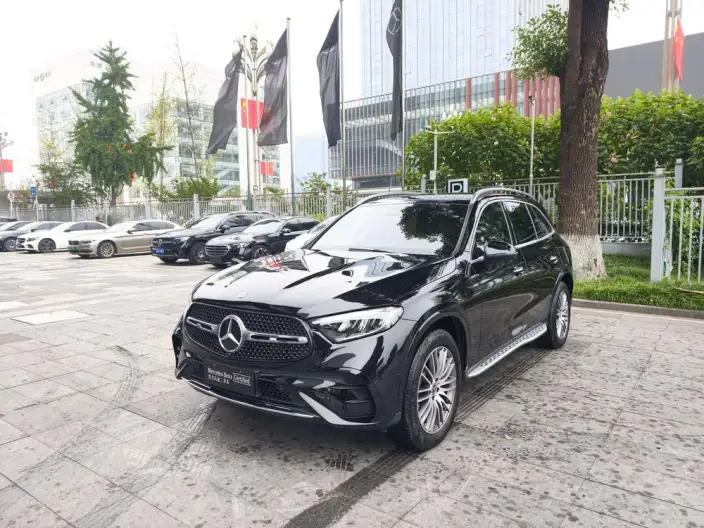 Mercedes-Benz GLC 2023 Model GLC 300 L 4MATIC Dynamic Model 5 seat – фото 1