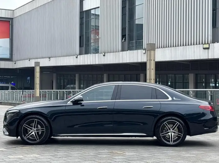 Mercedes-Benz E-Class 2024 Model E 300 L Luxury Model Sports sedan – фото 3