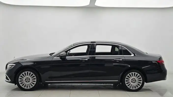 Mercedes-Benz E-Class 2022 Model Facelift II E 300 L Luxury Model sedan – фото 4
