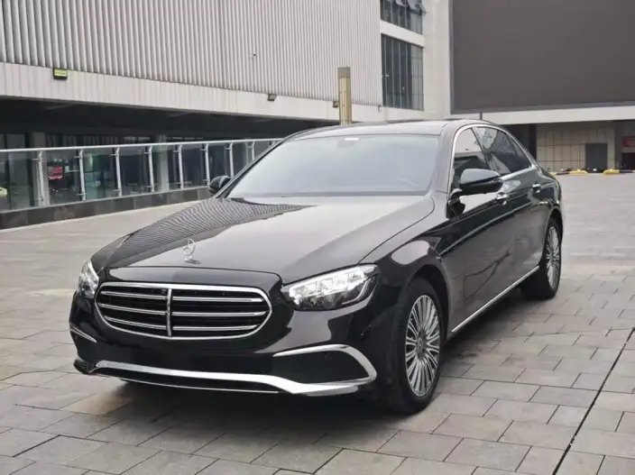 Mercedes-Benz E-Class 2023 Model E 300 L Luxury Model sedan – фото 1