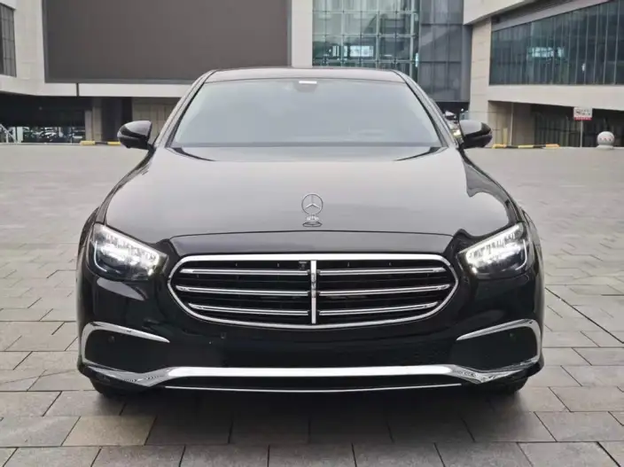 Mercedes-Benz E-Class 2023 Model E 300 L Luxury Model sedan – фото 2