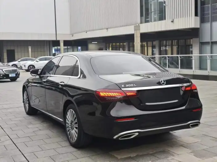 Mercedes-Benz E-Class 2023 Model E 300 L Luxury Model sedan – фото 4