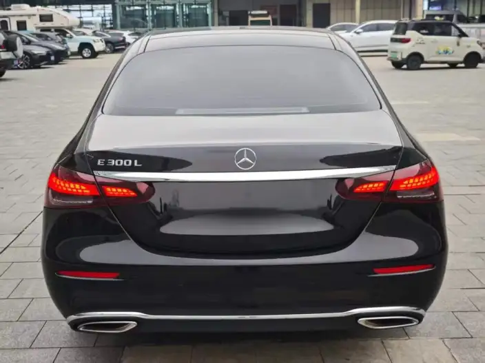 Mercedes-Benz E-Class 2023 Model E 300 L Luxury Model sedan – фото 5