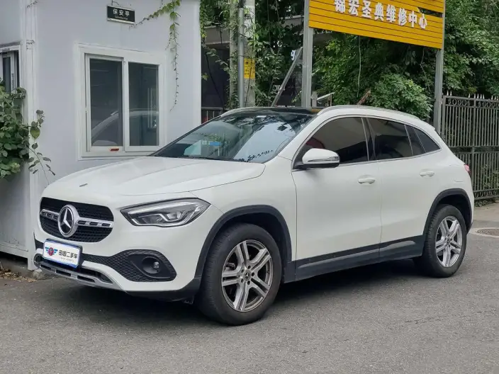 Mercedes-Benz GLA 2023 Model GLA 200 – фото 1