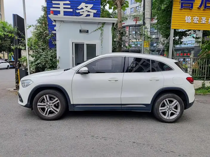 Mercedes-Benz GLA 2023 Model GLA 200 – фото 3
