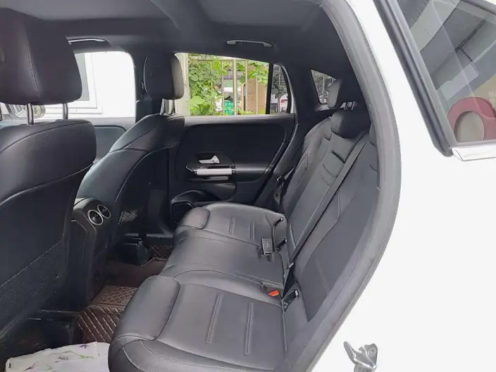 Mercedes-Benz GLA 2023 Model GLA 200 – фото 9