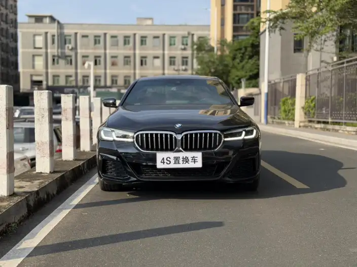 BMW 5 Series 2022 Model Facelift II 530Li Exclusive Model M Sports Set – фото 2