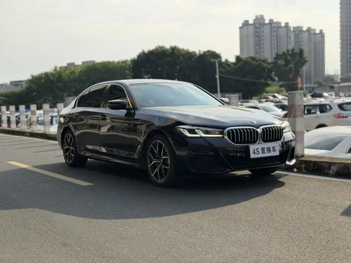 BMW 5 Series 2022 Model Facelift II 530Li Exclusive Model M Sports Set – фото 3