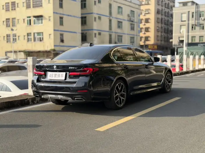BMW 5 Series 2022 Model Facelift II 530Li Exclusive Model M Sports Set – фото 6