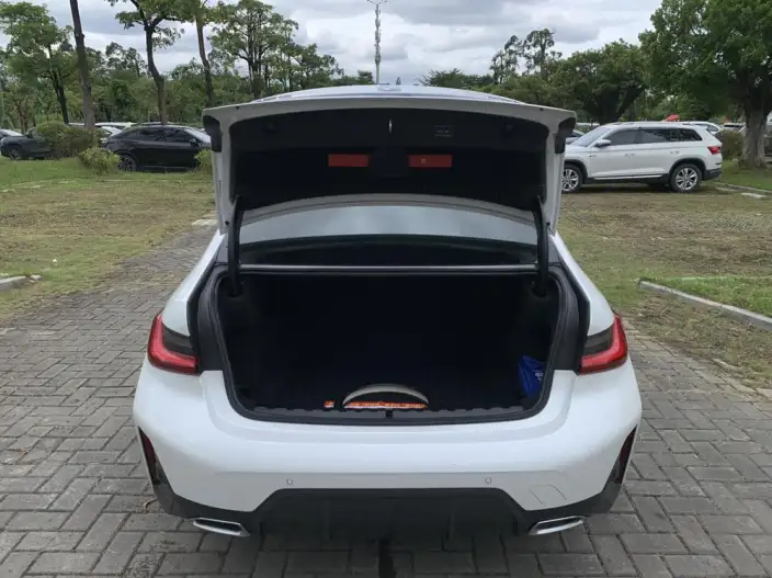 BMW 3 Series 2023 Model 325Li M Sports Set – фото 8