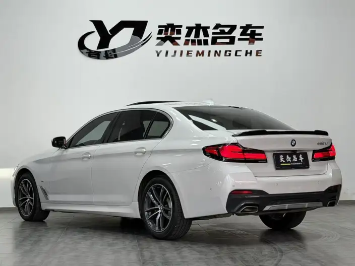 BMW 5 Series 2022 Model Facelift II 525Li M Sports Set – фото 4