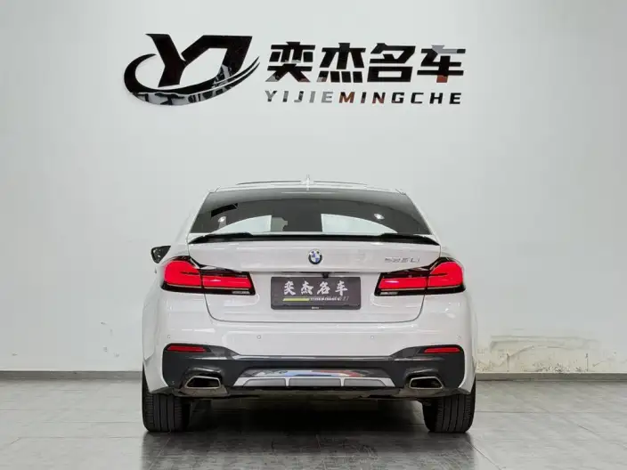 BMW 5 Series 2022 Model Facelift II 525Li M Sports Set – фото 5