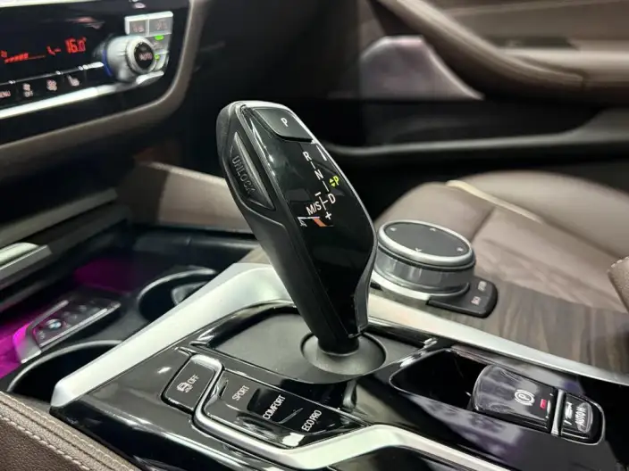 BMW 5 Series 2021 Model 530Li Leading Model Luxury Set – фото 10