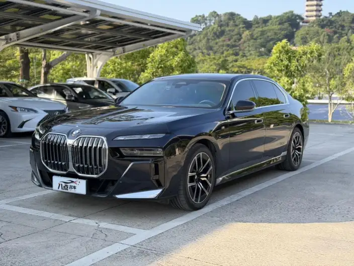 BMW 7 Series 2023 Model 735Li M Sports Set – фото 1