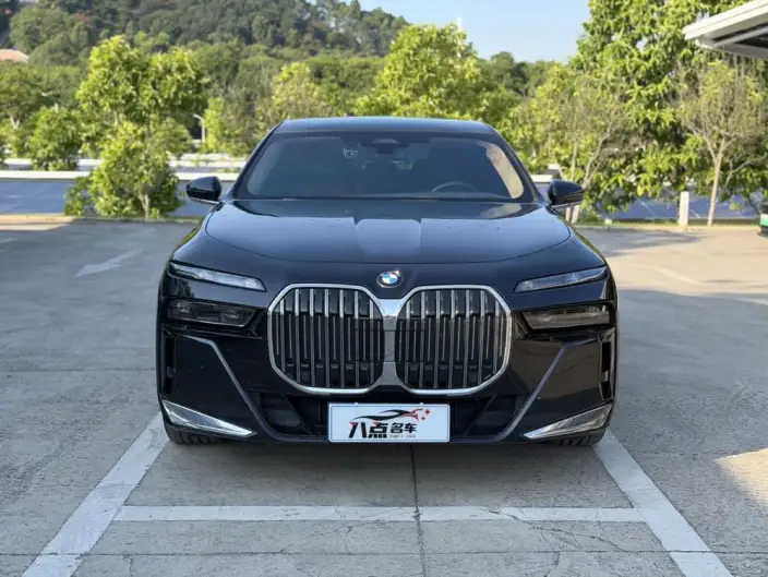 BMW 7 Series 2023 Model 735Li M Sports Set – фото 2