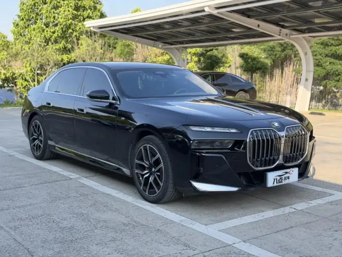 BMW 7 Series 2023 Model 735Li M Sports Set – фото 3