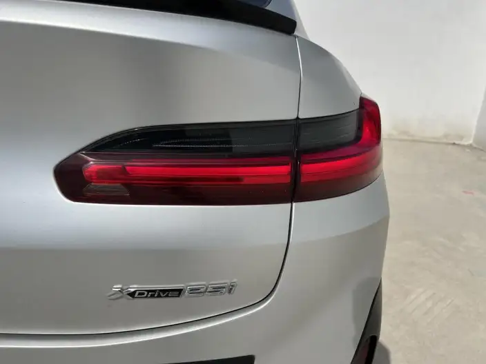 BMW X4 2022 Model xDrive 25i M Sports Set – фото 8