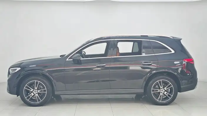 Mercedes-Benz GLC 2025 Model Facelift GLC 260 L 4MATIC Luxury Model 5 seat – фото 4