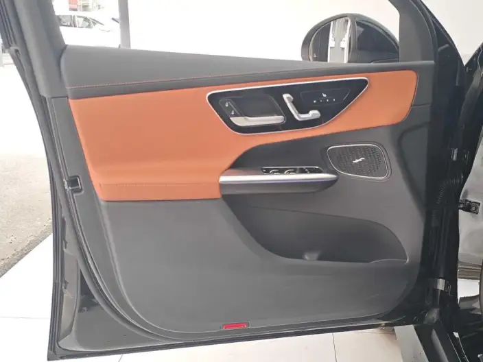 Mercedes-Benz GLC 2025 Model Facelift GLC 260 L 4MATIC Luxury Model 5 seat – фото 8