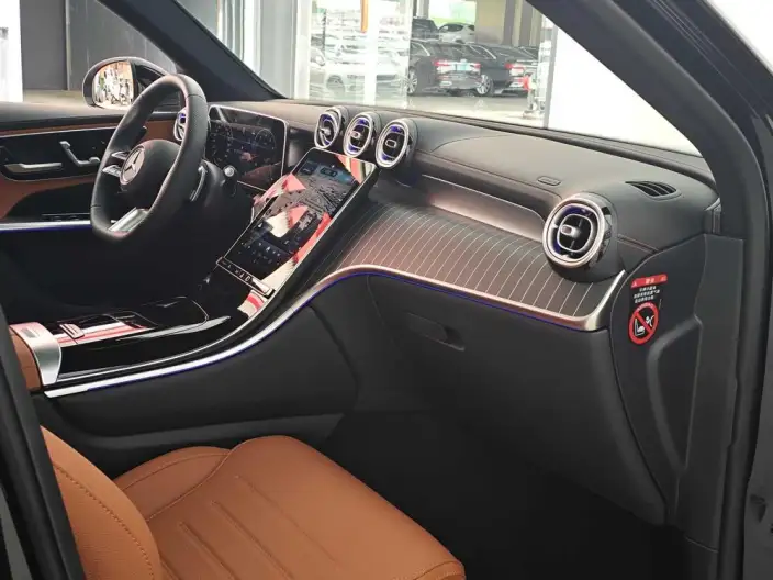 Mercedes-Benz GLC 2025 Model Facelift GLC 260 L 4MATIC Luxury Model 5 seat – фото 10