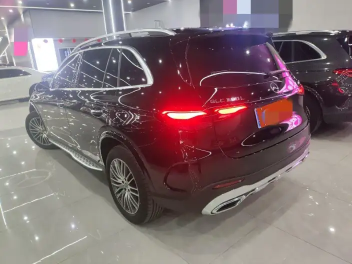 Mercedes-Benz GLC 2023 Model GLC 300 L 4MATIC Dynamic Model 5 seat – фото 3