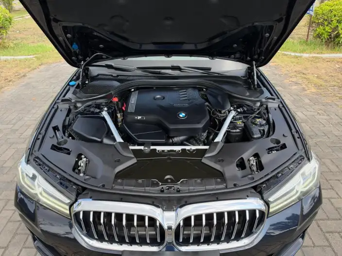 BMW 5 Series 2022 Model Facelift II 530Li Exclusive Model M Sports Set – фото 8