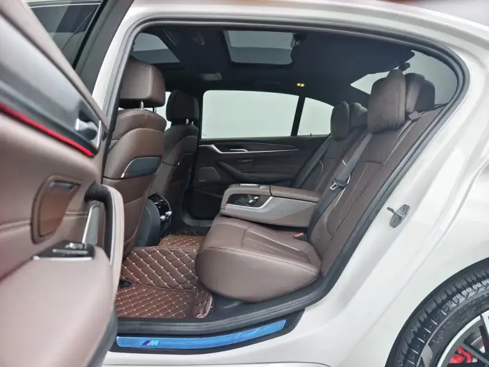 BMW 5 Series 2023 Model Facelift 530Li Exclusive Model M Sports Set – фото 9