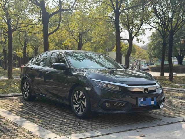 Honda Civic 2016 220TURBO CVT Luxury – фото 3