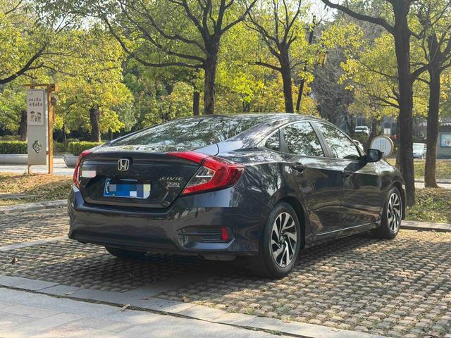 Honda Civic 2016 220TURBO CVT Luxury – фото 4
